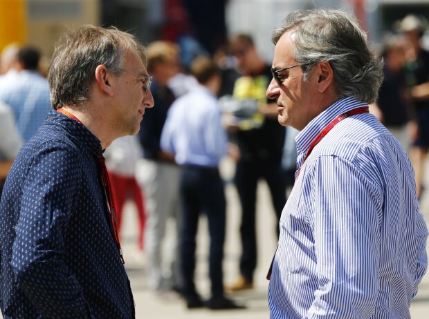 Mark Hughes und Carlos Sainz