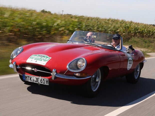 Titel-Bild zur News: Hamburg-Berlin-Klassik 2016: Jaguar E-Type (1961)