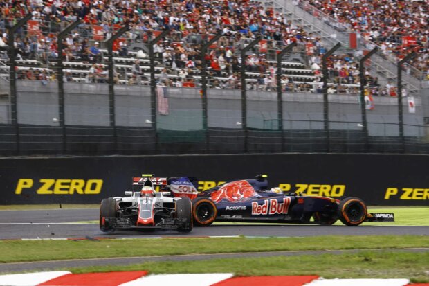 Esteban Gutierrez Carlos Sainz Ferrari Scuderia Ferrari F1Toro Rosso Scuderia Toro Rosso F1 ~Esteban Gutierrez (Haas) und Carlos Sainz (Toro Rosso) ~ 