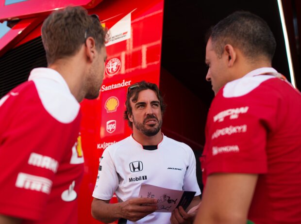Titel-Bild zur News: Fernando Alonso, Sebastian Vettel