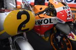 Die Honda RC181 neben der aktuellen RC213V