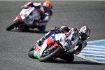 Nicky Hayden vor Michael van der Mark 