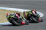 Tom Sykes vor Jonathan Rea (Kawasaki) 