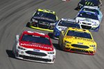 Ryan Blaney (Wood) und Chris Buescher (Front Row) 