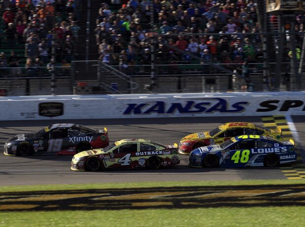 Carl Edwards, Kevin Harvick Carl Edwards, Kevin Harvick