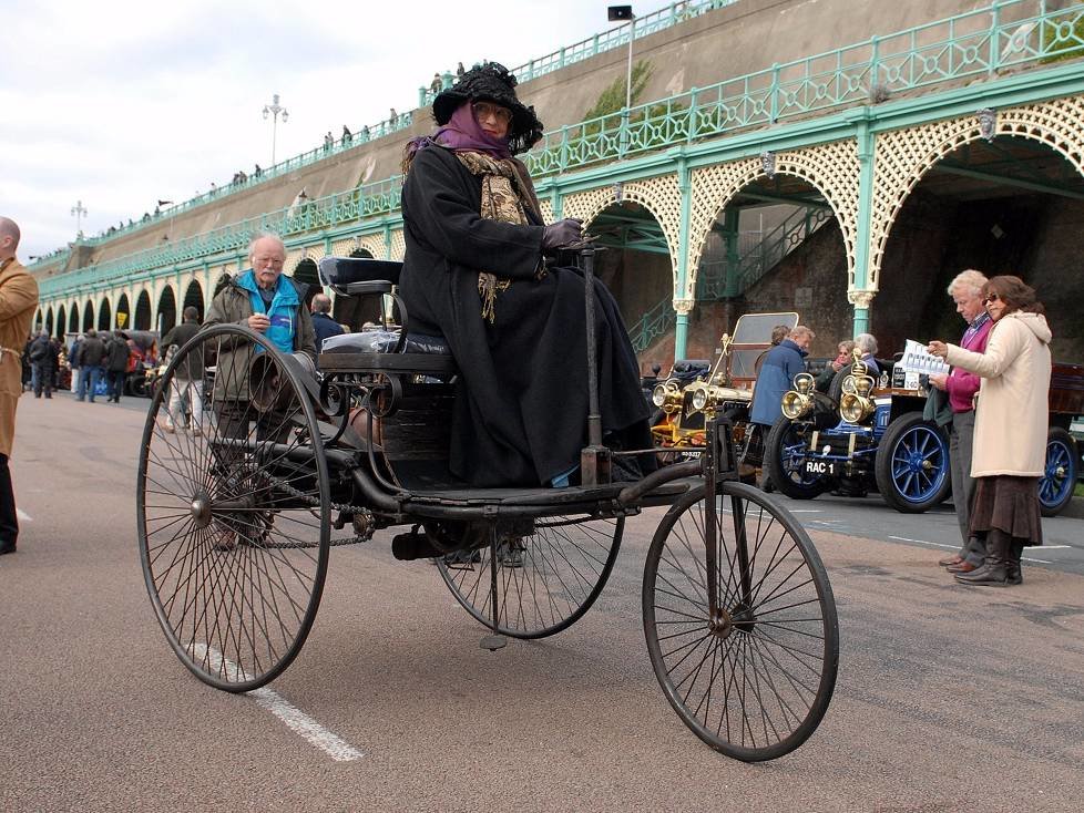 "Bonhams London to Brighton Veteran Car Run supported by Hiscox": Benz Patentwagen in Brighton