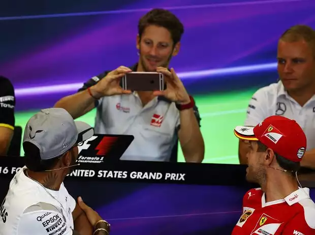 Romain Grosjean, Lewis Hamilton Titel-Bild zur News: Romain Grosjean, Lewis Hamilton