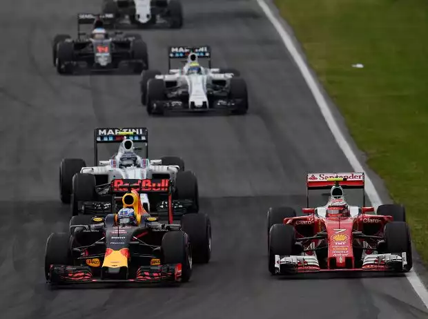 Titel-Bild zur News: Max Verstappen, Kimi Räikkönen