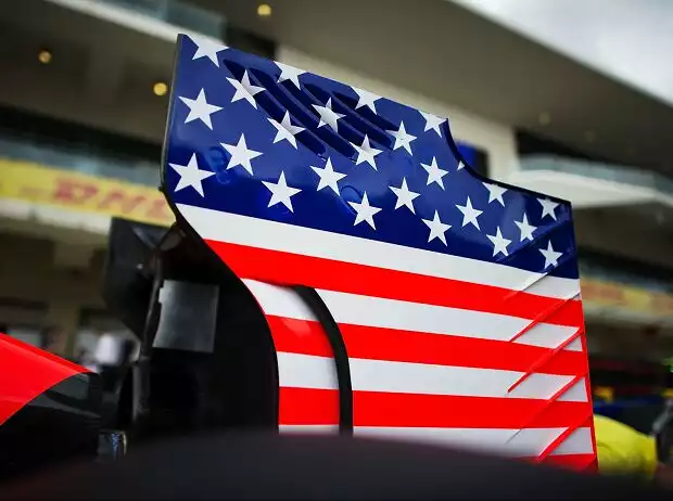 USA-Flagge auf dem Manor-Heckflügel Titel-Bild zur News: USA-Flagge auf dem Manor-Heckflügel