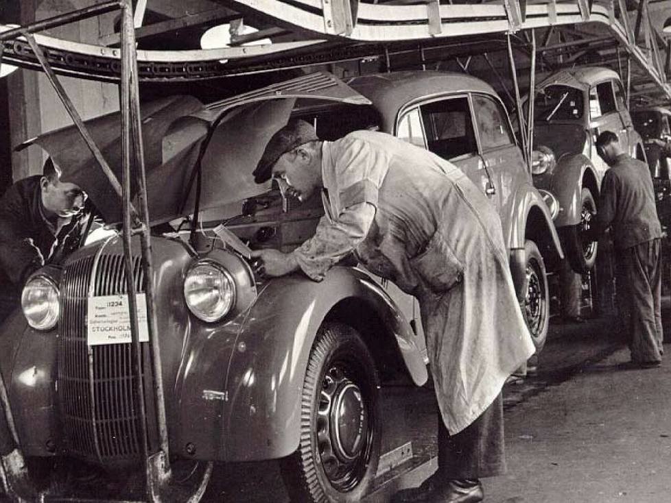 Die ersten Opel Kadett laufen 1936 von den Rüsselsheimer Bändern