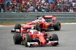 Kimi Räikkönen (Ferrari) und Sebastian Vettel (Ferrari) 