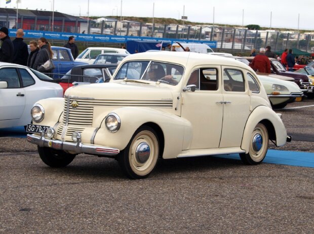 Opel Kapitän (1950) Opel Kapitän (1950)