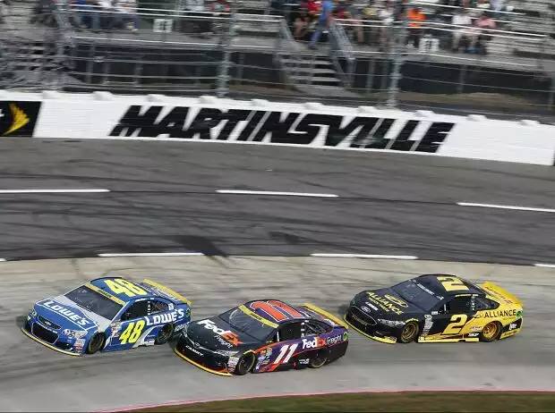 Jimmie Johnson, Denny Hamlin Titel-Bild zur News: Jimmie Johnson, Denny Hamlin