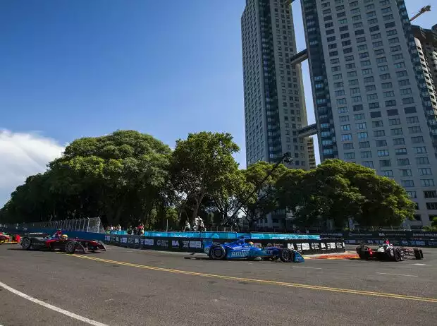 Titel-Bild zur News: Robin Frijns, Mike Conway, Lucas di Grassi