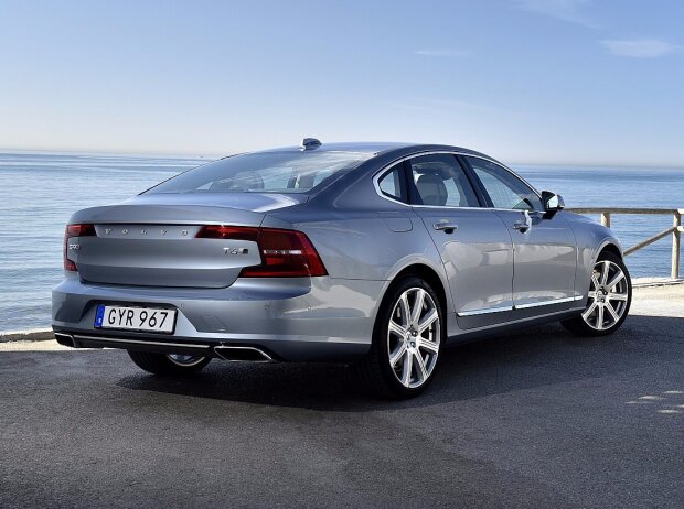 Volvo S90 