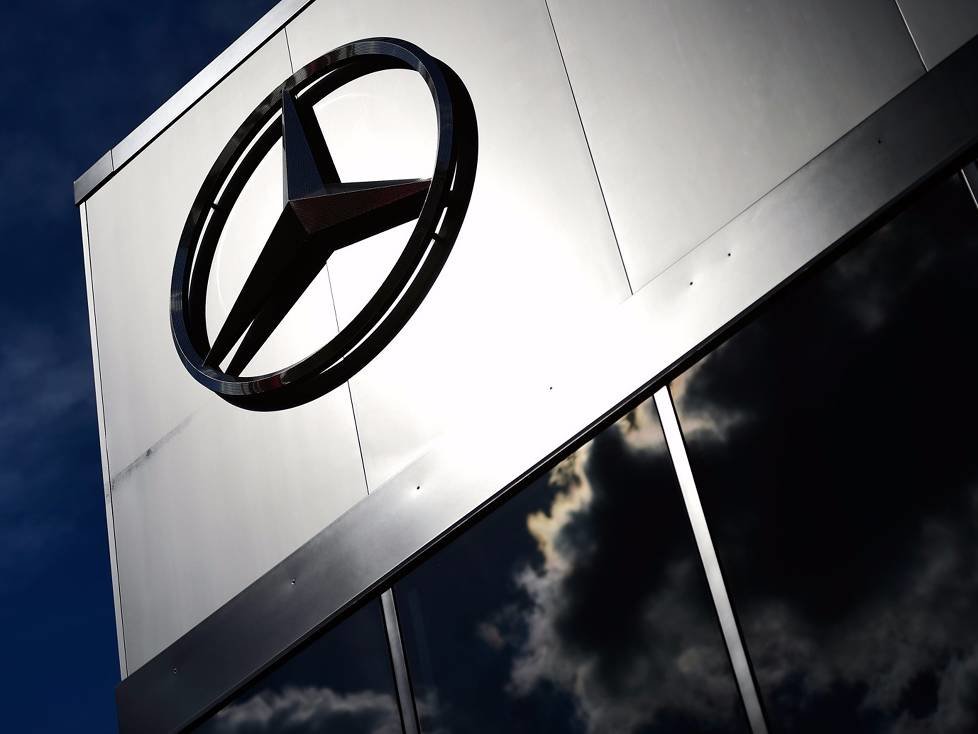 Mercedes Logo