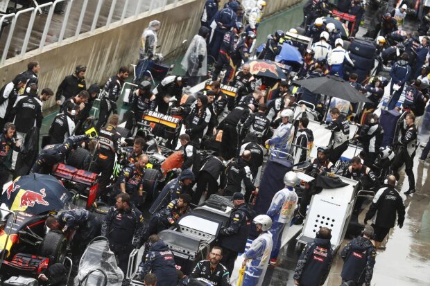 Max Verstappen Nico Hülkenberg Sergio Perez Daniel Ricciardo Force India Sahara Force India F1 Team F1Red Bull Red Bull Racing F1 ~Max Verstappen (Red Bull), Nico Hülkenberg (Force India), Sergio Perez (Force India) und Daniel Ricciardo (Red Bull) ~ Max Verstappen Nico Hülkenberg Sergio Perez Daniel Ricciardo Force India Sahara Force India F1 Team F1Red Bull Red Bull Racing F1 ~Max Verstappen (Red Bull), Nico Hülkenberg (Force India), Sergio Perez (Force India) und Daniel Ricciardo (Red Bull) ~
