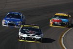 Kevin Harvick (Stewart/Haas), Jamie McMurray (Ganassi) und Kyle Busch (Gibbs) 