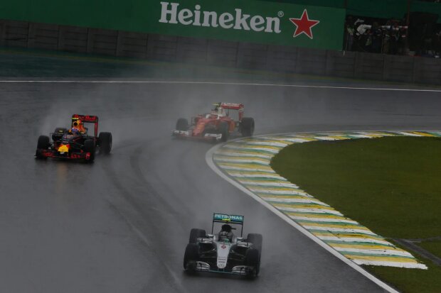 Nico Rosberg Max Verstappen Kimi Räikkönen Ferrari Scuderia Ferrari F1Mercedes Mercedes AMG Petronas Formula One Team F1Red Bull Red Bull Racing F1 ~Nico Rosberg (Mercedes), Max Verstappen (Red Bull) und Kimi Räikkönen (Ferrari) ~ Nico Rosberg Max Verstappen Kimi Räikkönen Ferrari Scuderia Ferrari F1Mercedes Mercedes AMG Petronas Formula One Team F1Red Bull Red Bull Racing F1 ~Nico Rosberg (Mercedes), Max Verstappen (Red Bull) und Kimi Räikkönen (Ferrari) ~