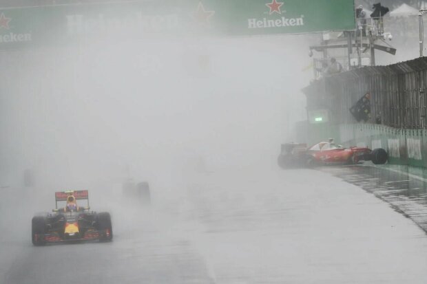 Kimi Räikkönen Max Verstappen Ferrari Scuderia Ferrari F1Red Bull Red Bull Racing F1 ~Kimi Räikkönen (Ferrari) und Max Verstappen (Red Bull) ~ 