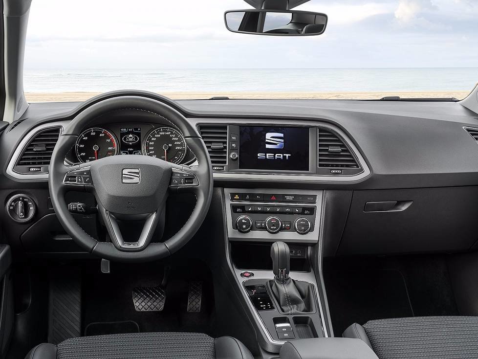 Cockpit des Seat Leon 2017