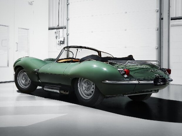 Neu gebauter Jaguar XKSS 2016