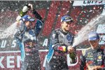 Andreas Mikkelsen (Volkswagen ) und Thierry Neuville (Hyundai) 