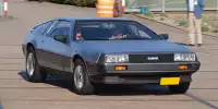 Bild zum Inhalt: DeLorean DMC-12 und die 5.000 Besen bei Ford