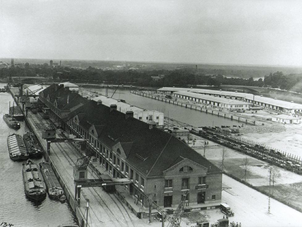 1925 wurde Ford in Deutschland gegründet. Im Jahr darauf begann die Fahrzeugproduktion in den Werkhallen im Berliner Westhafen