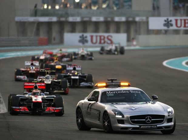 Safety-Car in Abu Dhabi Safety-Car in Abu Dhabi