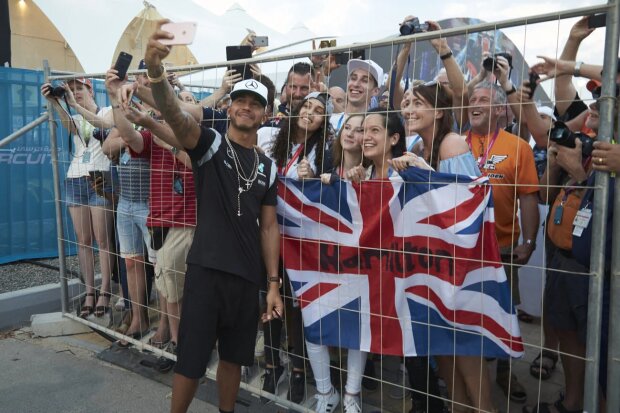 Lewis Hamilton Mercedes Mercedes AMG Petronas Formula One Team F1 ~Lewis Hamilton (Mercedes) ~ 