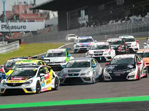 Titel-Bild zur News: TCR, Start