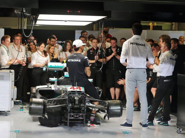 Lewis Hamilton, Toto Wolff, Nico Rosberg Lewis Hamilton, Toto Wolff, Nico Rosberg