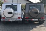 Psychokrieg auf dem Parkplatz: Lewis Hamiltons G 63 AMG wird von Nico Rosberg (Mercedes) zugeparkt