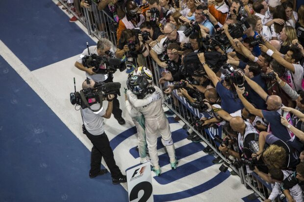 Lewis Hamilton Nico Rosberg Mercedes Mercedes AMG Petronas Formula One Team F1 ~Lewis Hamilton (Mercedes) und Nico Rosberg (Mercedes) ~ Lewis Hamilton Nico Rosberg Mercedes Mercedes AMG Petronas Formula One Team F1 ~Lewis Hamilton (Mercedes) und Nico Rosberg (Mercedes) ~