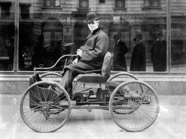 Titel-Bild zur News: Henry Ford im Quadricycle