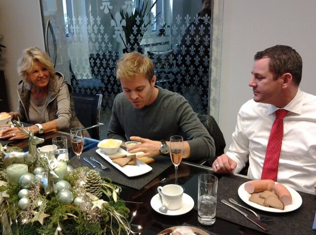 Titel-Bild zur News: Nico Rosberg, Sina Rosberg, Sven Gerich