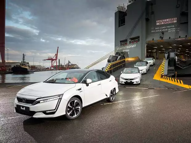 Honda bringt die ersten Clarity Fuel Cell nach Europa Titel-Bild zur News: Honda bringt die ersten Clarity Fuel Cell nach Europa