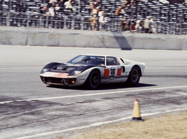 Ken Miles, Lloyd Ruby, Ford GT40 Ken Miles, Lloyd Ruby, Ford GT40