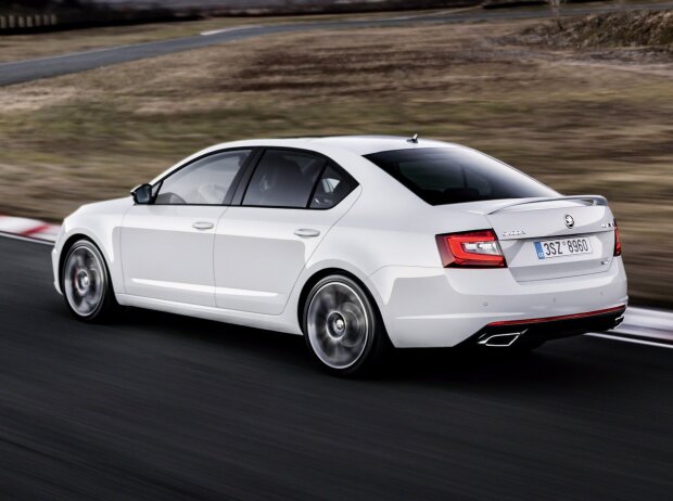 Heckansicht des Skoda Octavia RS 2017