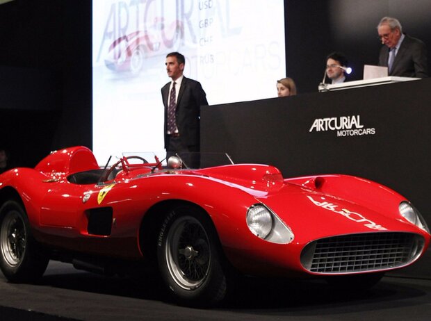Titel-Bild zur News: Ferrari 335 S Scaglietti, Mille Miglia-Zweiter 1957 von  Wolfgang Graf Berghe von Trips, Stirling Moss und Peter Collins