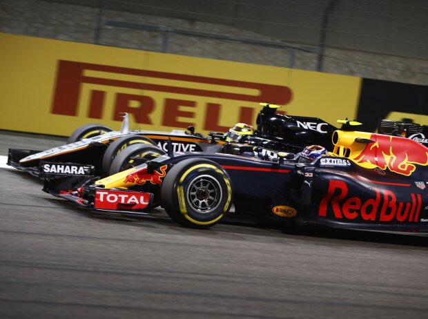 Titel-Bild zur News: Max Verstappen, Sergio Perez