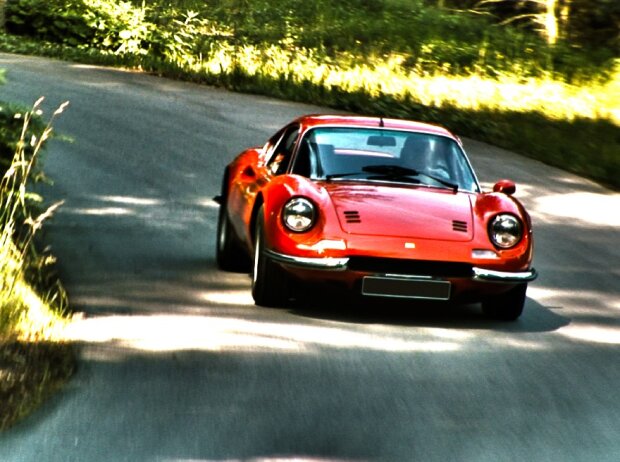 Titel-Bild zur News: Ferrari Dino 1966