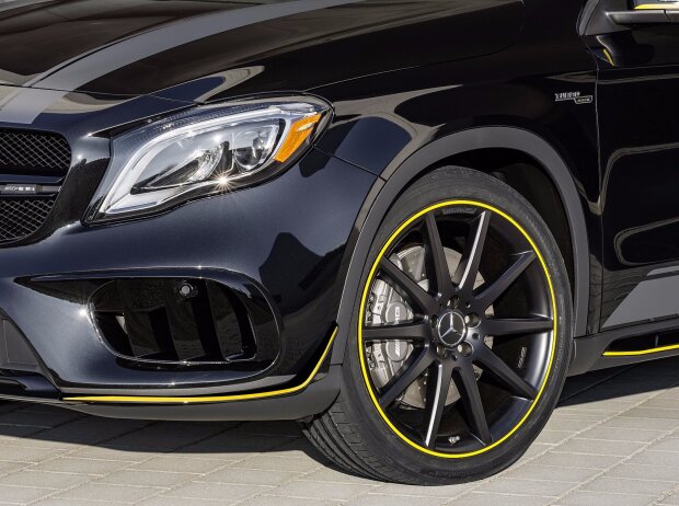 Mercedes-AMG 45 4Matic Yellow Night Edition 