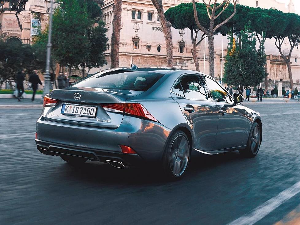 Lexus IS 200t