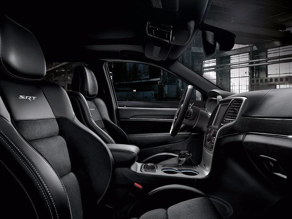 Innenraum des Jeep Grand Cherokee SRT