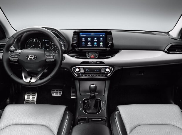 Innenraum und Cockpit des Hyundai i30 2017
