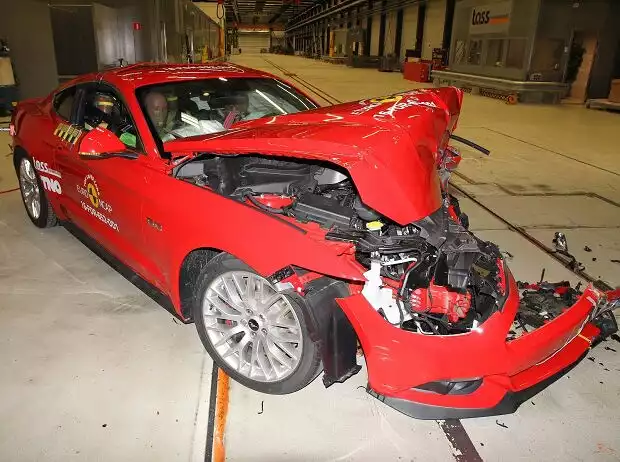 Ford Mustang im Euro-NCAP-Crashtest Titel-Bild zur News: Ford Mustang im Euro-NCAP-Crashtest