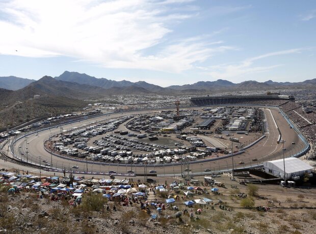 Titel-Bild zur News: Phoenix Raceway