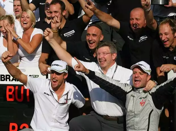 Jenson Button, Rubens Barrichello, Ross Brawn Titel-Bild zur News: Jenson Button, Rubens Barrichello, Ross Brawn